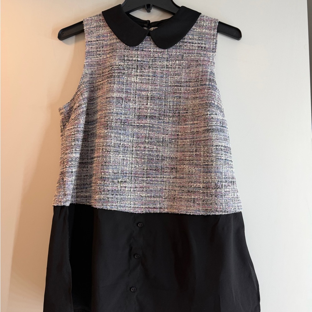 Chic Sleeveless Tweed Top with Black Collar